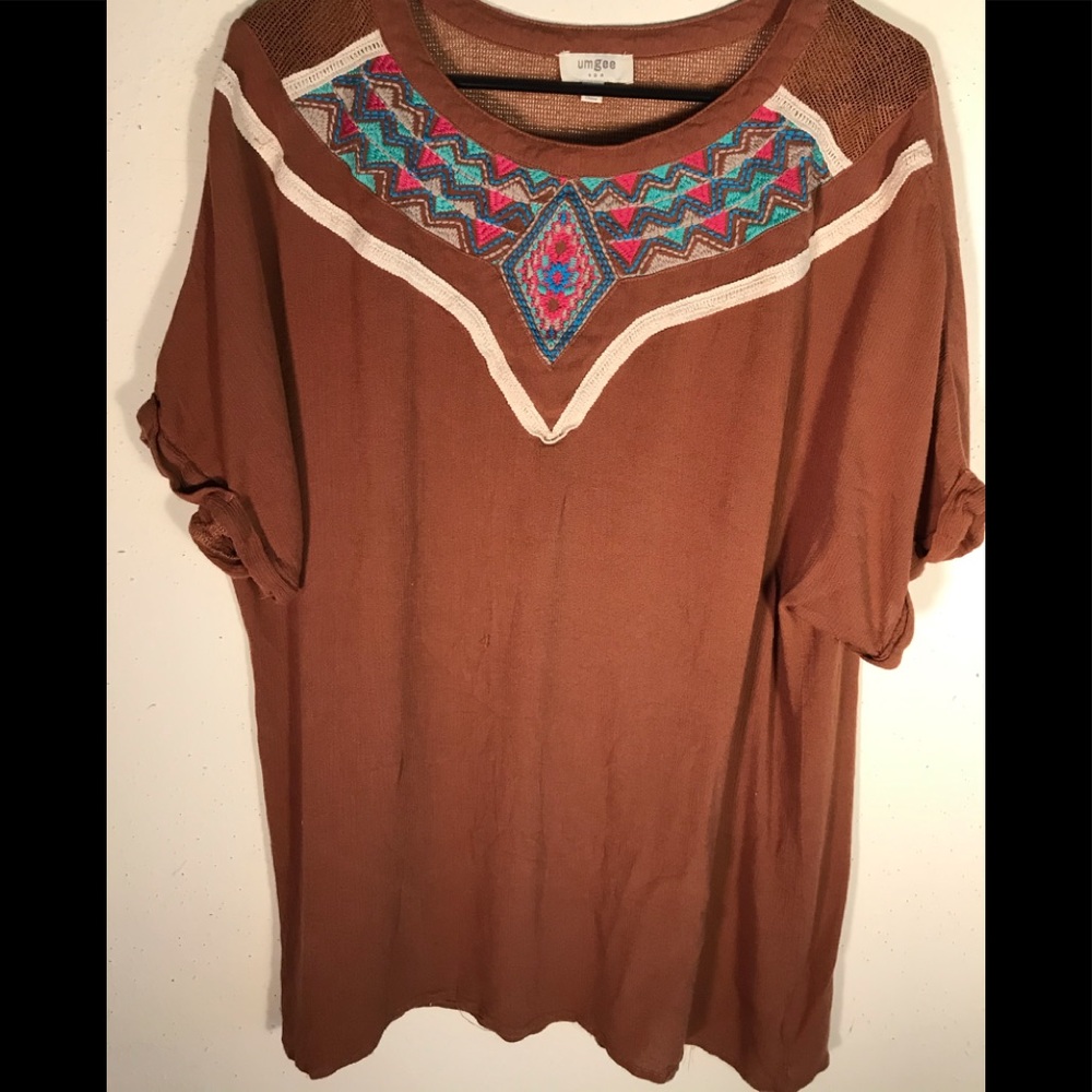 Umgee Embroidered Tribal Designs Pull- On Tunic  L